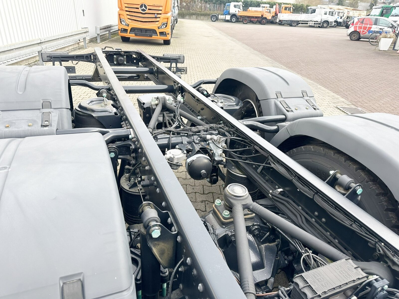 MAN TGS 26.480 6x2-4 LL TGS 26.480 6x2-4 LL, Retarder, Lenk-/Liftachse, Standklima - الشاسيه شاحنة: صور 3 MAN TGS 26.480 6x2-4 LL TGS 26.480 6x2-4 LL, Retarder, Lenk-/Liftachse, Standklima - الشاسيه شاحنة: صور 3