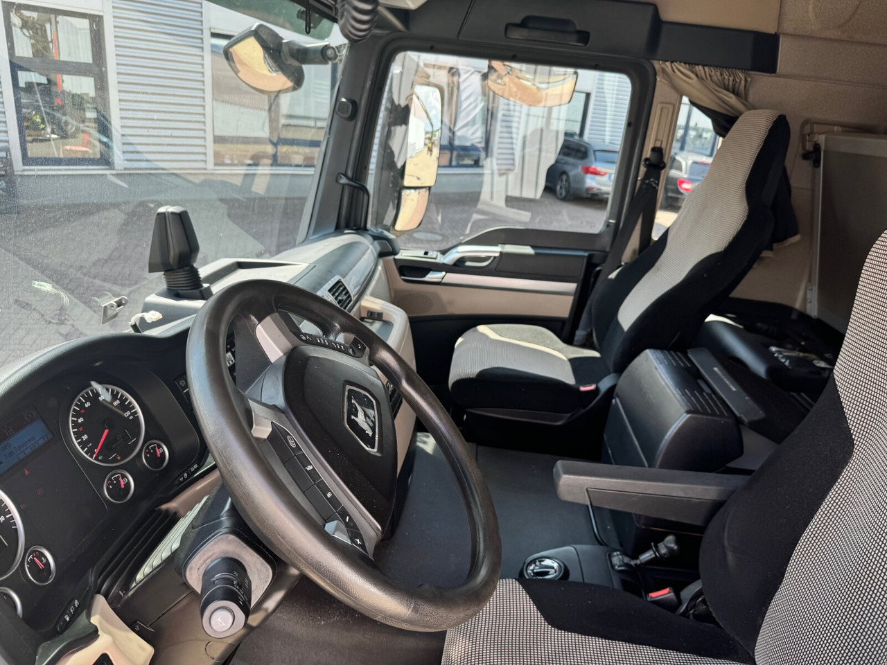 MAN TGS 26.500 6X4H-4 BL TGS 26.500 6X4H-4 BL, PriTarder, HydroDrive, Lenk-/Lift, Heckkran Epsilon M130Z83 - شاحنة قطع الأشجار, شاحنة كرين: صور 4 MAN TGS 26.500 6X4H-4 BL TGS 26.500 6X4H-4 BL, PriTarder, HydroDrive, Lenk-/Lift, Heckkran Epsilon M130Z83 - شاحنة قطع الأشجار, شاحنة كرين: صور 4