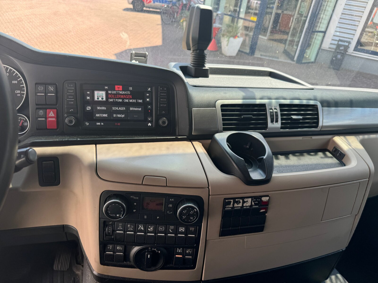 شاحنة قطع الأشجار, شاحنة كرين MAN TGS 26.500 6X4H-4 BL TGS 26.500 6X4H-4 BL, PriTarder, HydroDrive, Lenk-/Lift, Heckkran Epsilon M13Z83: صور 6