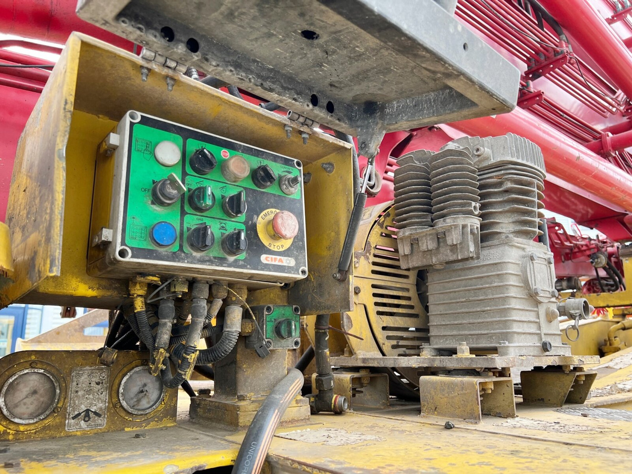 MAN TGS 33.440 6X4 BB TGS 33.440 6X4 BB, Betonpumpe CIFA K31L XZ, 31m Mast - مضخة خرسانة: صور 4 MAN TGS 33.440 6X4 BB TGS 33.440 6X4 BB, Betonpumpe CIFA K31L XZ, 31m Mast - مضخة خرسانة: صور 4