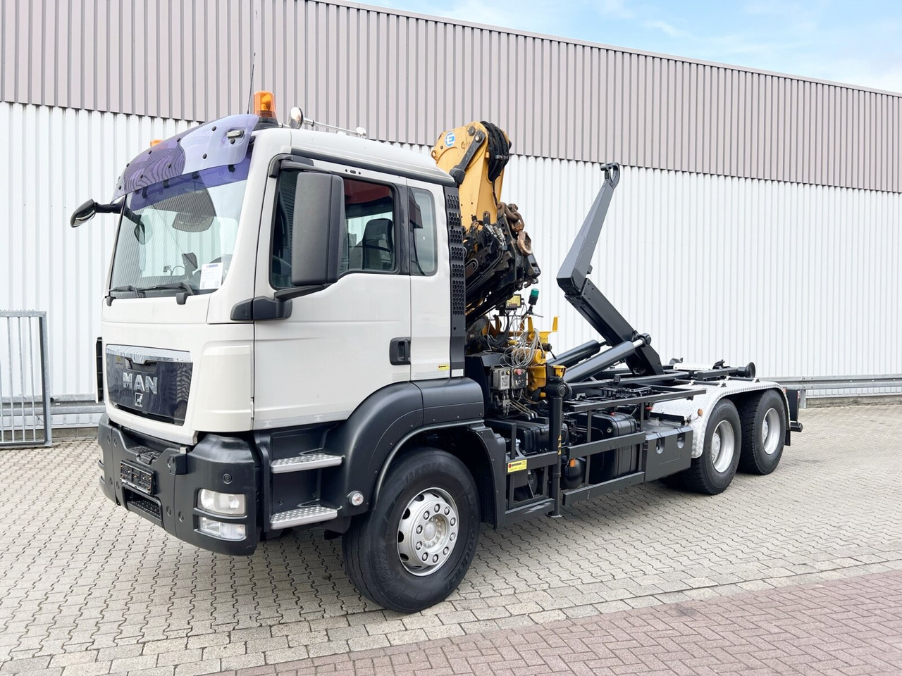 MAN TGS 33.440 6X4 BL TGS 33.440 6X4 BL mit Kran Effer 165-3S, Funk - شاحنة ذات الخطاف, شاحنة كرين: صور 1 MAN TGS 33.440 6X4 BL TGS 33.440 6X4 BL mit Kran Effer 165-3S, Funk - شاحنة ذات الخطاف, شاحنة كرين: صور 1