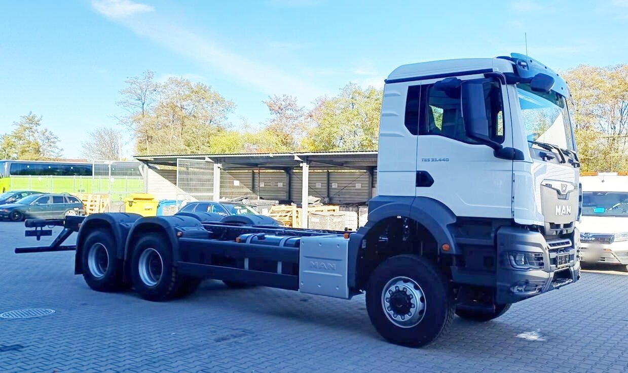 MAN TGS 33.440 6x6 BB CH TGS 33.440 6x6 BB CH, Hohe Bauart, Nebenantrieb - الشاسيه شاحنة: صور 1 MAN TGS 33.440 6x6 BB CH TGS 33.440 6x6 BB CH, Hohe Bauart, Nebenantrieb - الشاسيه شاحنة: صور 1