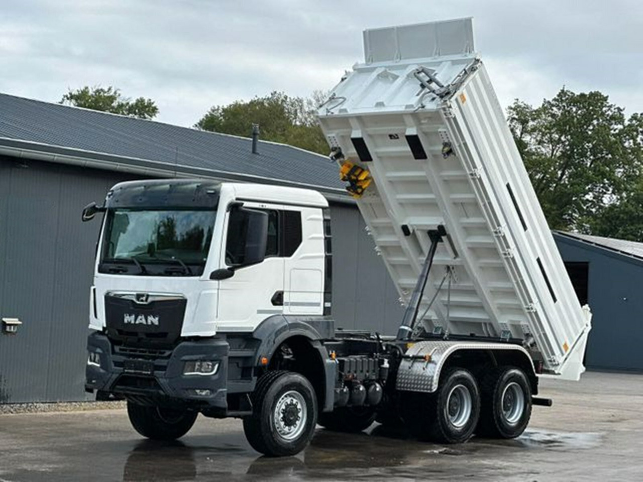MAN TGS 33.480 6x6 BB CH TGS 33.480 6x6 BB CH, Hohe Bauart, Nebenantrieb - قلابات: صور 1 MAN TGS 33.480 6x6 BB CH TGS 33.480 6x6 BB CH, Hohe Bauart, Nebenantrieb - قلابات: صور 1