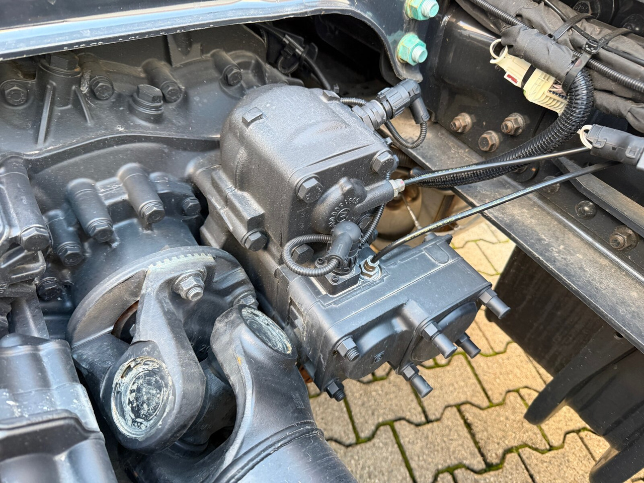 MAN TGS 33.520 6x4 BL SA TGS 33.520 6x4 BL SA, Retarder, LED, Nebenantrieb - شاحنة جرار: صور 2 MAN TGS 33.520 6x4 BL SA TGS 33.520 6x4 BL SA, Retarder, LED, Nebenantrieb - شاحنة جرار: صور 2