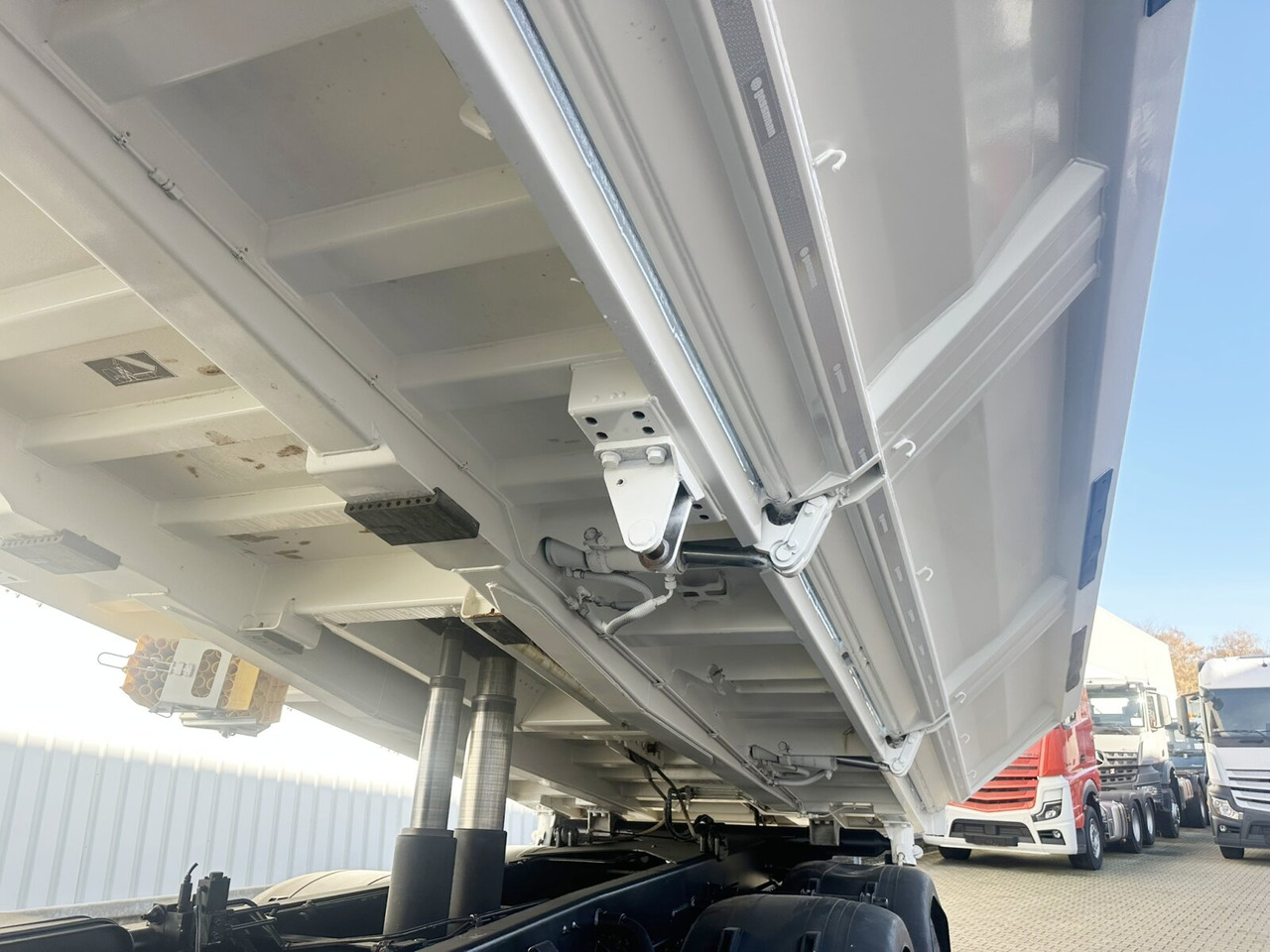 MAN TGS 35.460 8X4 BB TGS 35.460 8X4 BB, Meiller Bordmatik 13m³ - قلابات: صور 2 MAN TGS 35.460 8X4 BB TGS 35.460 8X4 BB, Meiller Bordmatik 13m³ - قلابات: صور 2