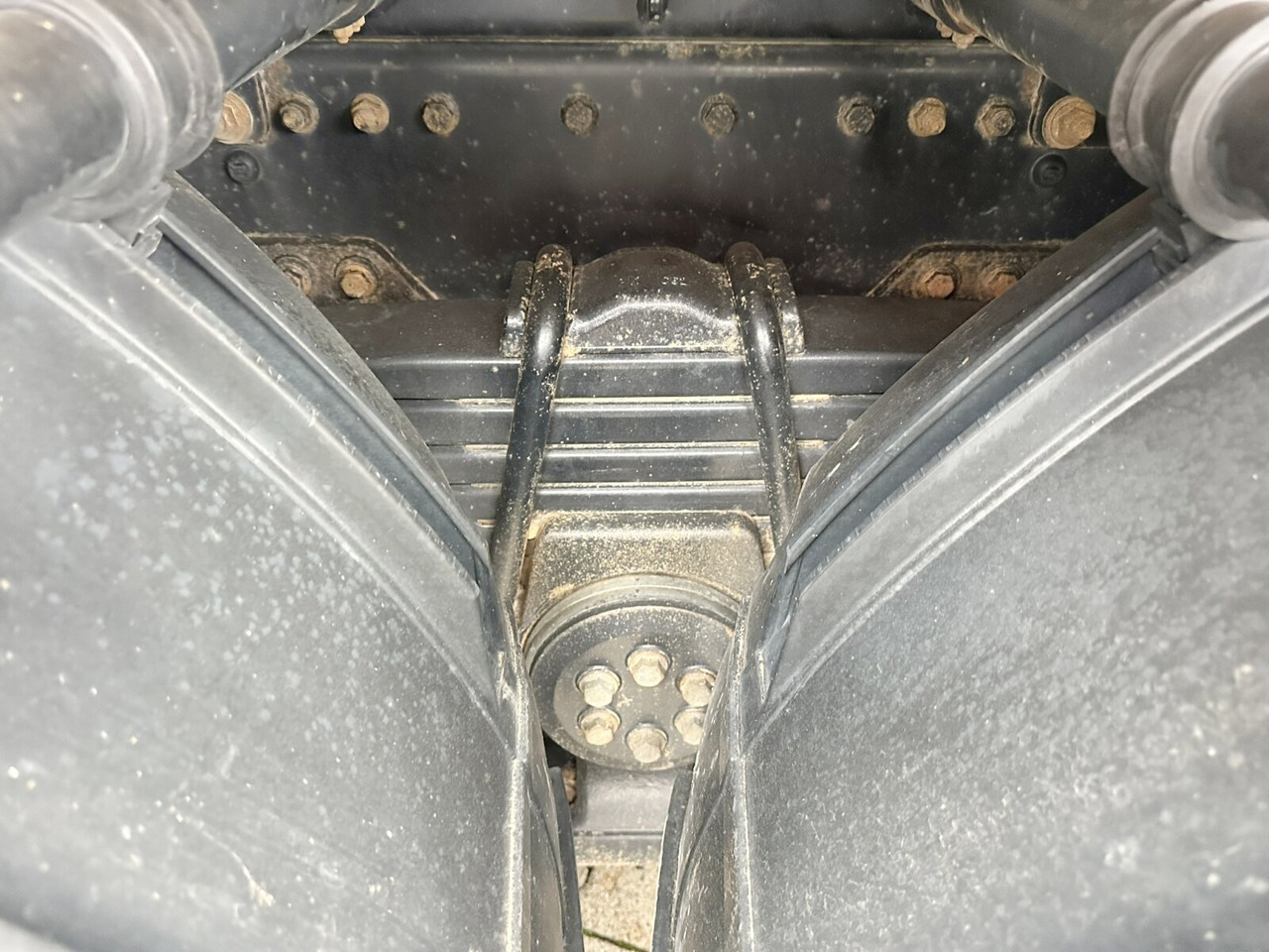 MAN TGS 35.460 8X4 BB TGS 35.460 8X4 BB, Meiller Bordmatik, Rollplane, 13m³ - قلابات: صور 5 MAN TGS 35.460 8X4 BB TGS 35.460 8X4 BB, Meiller Bordmatik, Rollplane, 13m³ - قلابات: صور 5