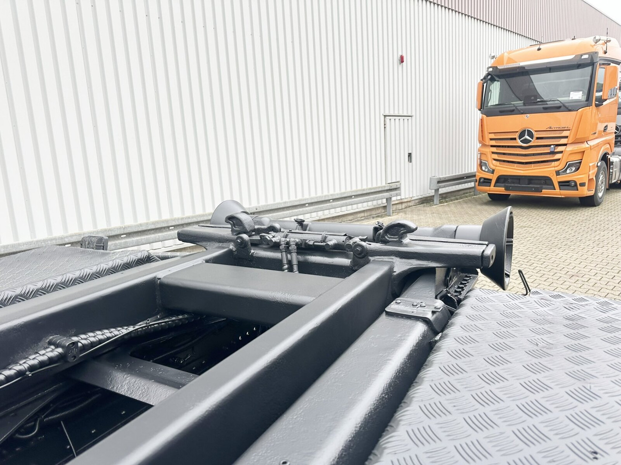 MAN TGS 35.480 8X4 BL TGS 35.400 8x4 BL, Schub-Knick bis 6,5m Container - شاحنة ذات الخطاف: صور 2 MAN TGS 35.480 8X4 BL TGS 35.400 8x4 BL, Schub-Knick bis 6,5m Container - شاحنة ذات الخطاف: صور 2