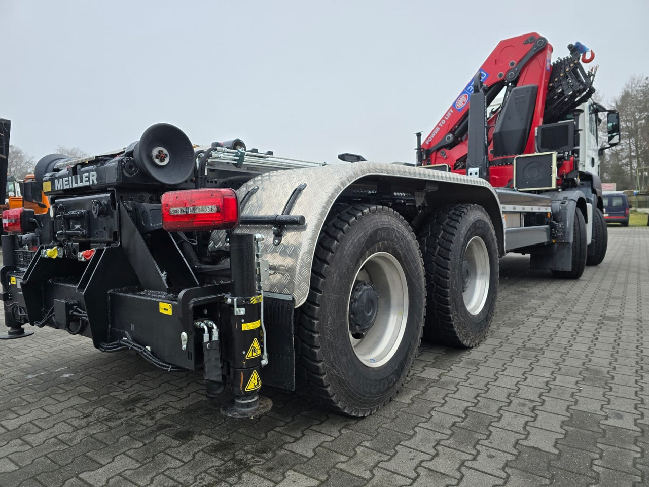 MAN TGS 35.480 8X4 BL TGS 35.480 8X4 BL, Intarder, Kran HMF 3220-K6, 4-fach Abstützung, Funk - شاحنة ذات الخطاف, شاحنة كرين: صور 2 MAN TGS 35.480 8X4 BL TGS 35.480 8X4 BL, Intarder, Kran HMF 3220-K6, 4-fach Abstützung, Funk - شاحنة ذات الخطاف, شاحنة كرين: صور 2