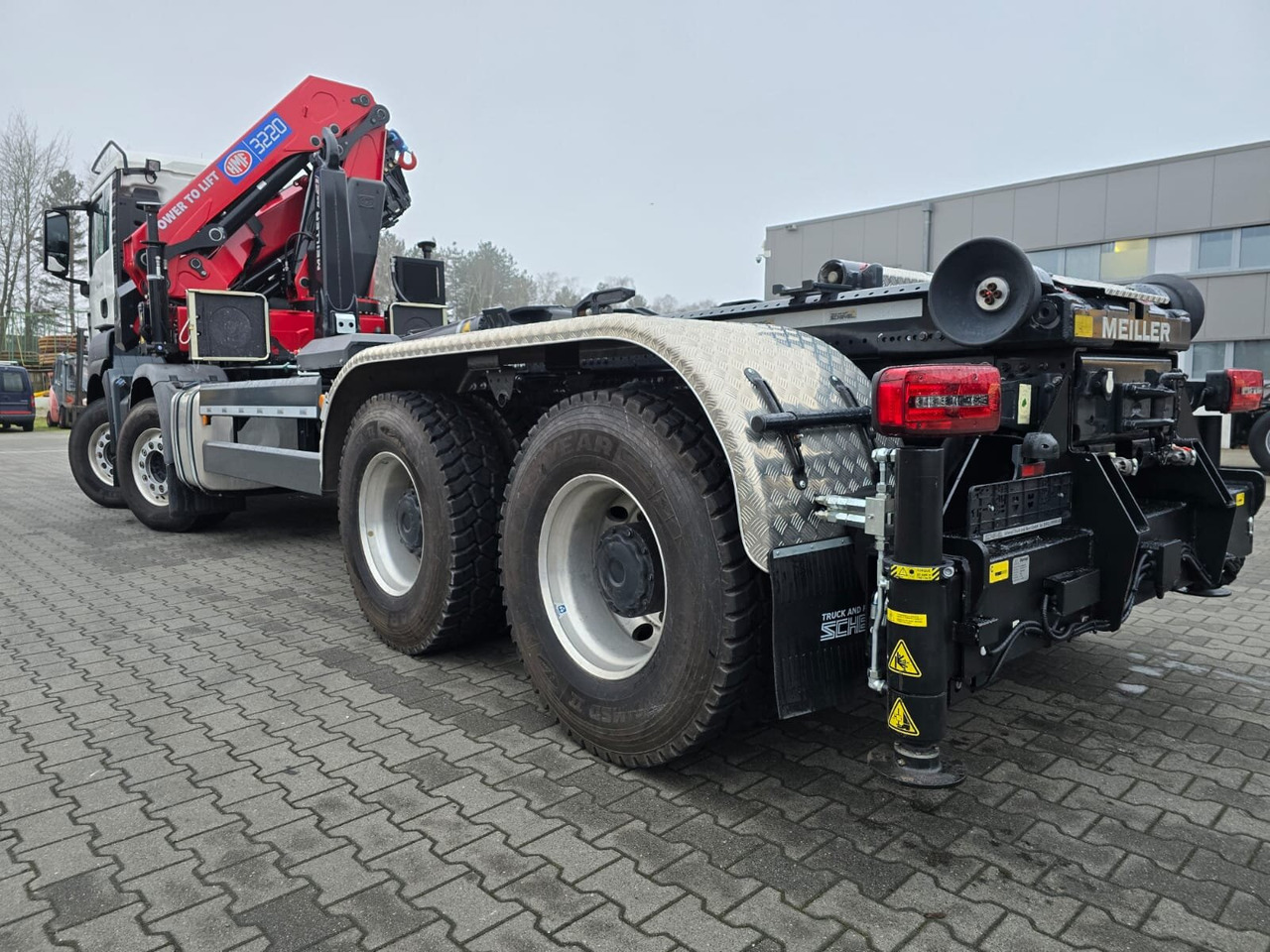 MAN TGS 35.480 8X4 BL TGS 35.480 8X4 BL, Intarder, Kran HMF 3220-K6, 4-fach Abstützung, Funk - شاحنة ذات الخطاف, شاحنة كرين: صور 4 MAN TGS 35.480 8X4 BL TGS 35.480 8X4 BL, Intarder, Kran HMF 3220-K6, 4-fach Abstützung, Funk - شاحنة ذات الخطاف, شاحنة كرين: صور 4