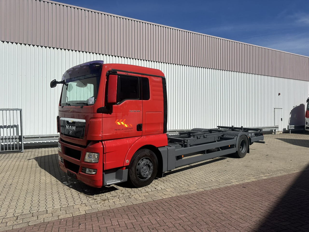 MAN TGX 18.360 4X2 LL TGX 18.360 4X2 LL, Fahrschule - شاحنة: صور 1 MAN TGX 18.360 4X2 LL TGX 18.360 4X2 LL, Fahrschule - شاحنة: صور 1