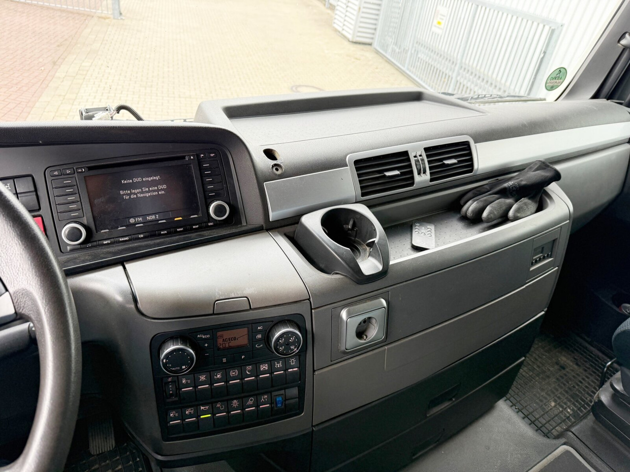 MAN TGX 26.480 6x4 BLS TGX 26.480 6x4 BLS, Retarder, XLX, Standklima, Hydraulik, zGG 90t - شاحنة جرار: صور 5 MAN TGX 26.480 6x4 BLS TGX 26.480 6x4 BLS, Retarder, XLX, Standklima, Hydraulik, zGG 90t - شاحنة جرار: صور 5