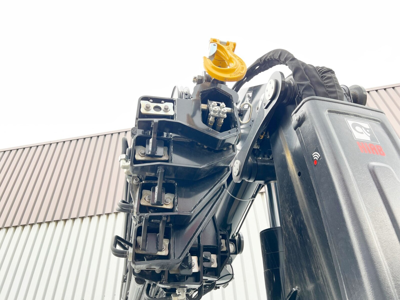 MAN TGX 26.510 6x2-4 LL CH TGX 26.510 6x2-4 LL, Kran Hiab X-HiPro 548 E-8, Lenk-/Liftachse, TwistLock 20Fuß, Funk, Retarder - شاحنة كرين, شاحنات مسطحة: صور 5 MAN TGX 26.510 6x2-4 LL CH TGX 26.510 6x2-4 LL, Kran Hiab X-HiPro 548 E-8, Lenk-/Liftachse, TwistLock 20Fuß, Funk, Retarder - شاحنة كرين, شاحنات مسطحة: صور 5