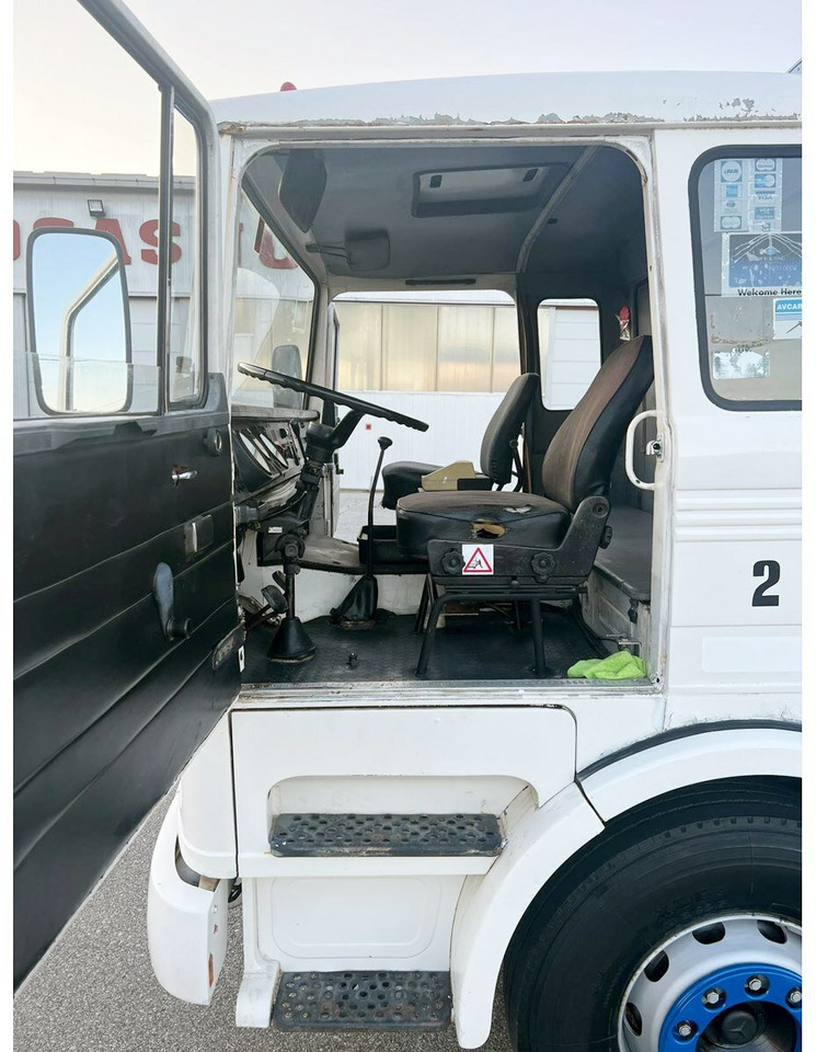 Mercedes-Benz 1923 4x2 Tankwagenzug für Kerosin 40.000l 1923 4x2 Tankwagenzug für Kerosin 40.000l - شاحنة صهريج: صور 3 Mercedes-Benz 1923 4x2 Tankwagenzug für Kerosin 40.000l 1923 4x2 Tankwagenzug für Kerosin 40.000l - شاحنة صهريج: صور 3