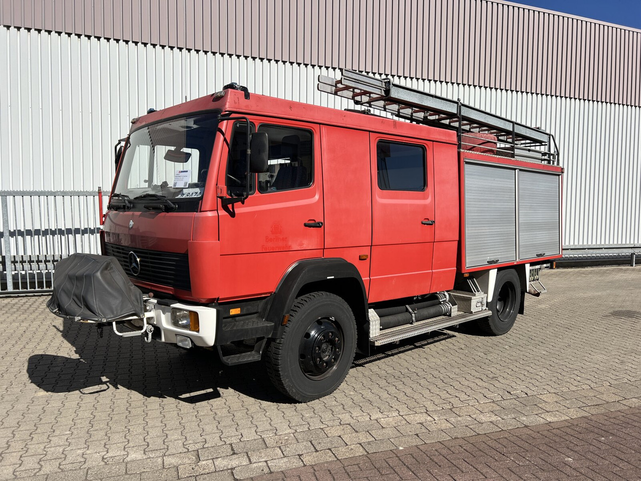 Mercedes-Benz 917 AF 4x4 Doka 917 AF 4x4 Doka, TLF 16-TS - سيارة إسعاف: صور 1 Mercedes-Benz 917 AF 4x4 Doka 917 AF 4x4 Doka, TLF 16-TS - سيارة إسعاف: صور 1