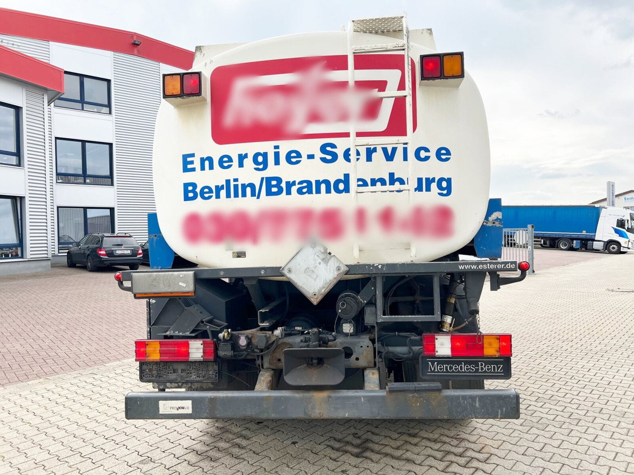 Mercedes-Benz Actros 1841 L 4x2 Actros 1841 L 4x2, Esterer-Tankaufbau, 3 Kammern, 14.000l, ADR - شاحنة صهريج: صور 2 Mercedes-Benz Actros 1841 L 4x2 Actros 1841 L 4x2, Esterer-Tankaufbau, 3 Kammern, 14.000l, ADR - شاحنة صهريج: صور 2