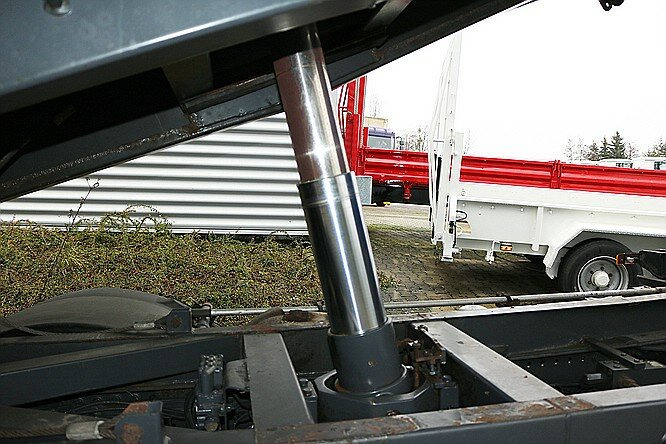 Mercedes-Benz Actros 1841L 4x2 1841L 4x2 Lück Getreidekipper, Retarder, MP3, 2x VORH.! - قلابات: صور 5 Mercedes-Benz Actros 1841L 4x2 1841L 4x2 Lück Getreidekipper, Retarder, MP3, 2x VORH.! - قلابات: صور 5