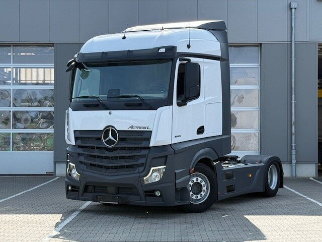 Mercedes-Benz Actros 1845 LSnRL 4x2 Actros 1845 LSnRL 4x2, Retarder, Volumer, MultimediaCockpit, Navi - شاحنة جرار: صور 1 Mercedes-Benz Actros 1845 LSnRL 4x2 Actros 1845 LSnRL 4x2, Retarder, Volumer, MultimediaCockpit, Navi - شاحنة جرار: صور 1