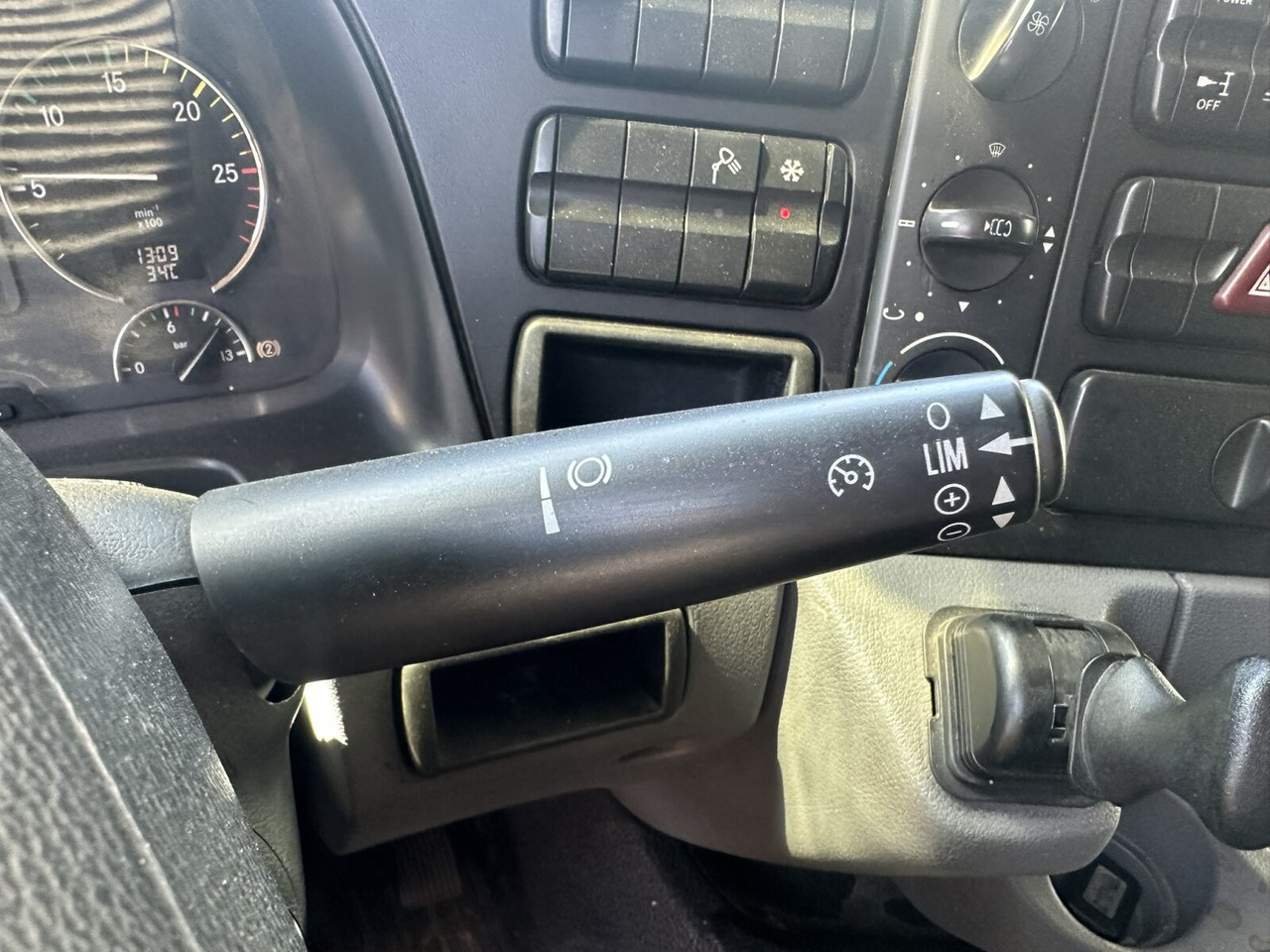 Mercedes-Benz Actros 2532 L 6x2 Actros 2532/41 L 6x2, EEV, Lenkachse - الشاسيه شاحنة: صور 4 Mercedes-Benz Actros 2532 L 6x2 Actros 2532/41 L 6x2, EEV, Lenkachse - الشاسيه شاحنة: صور 4