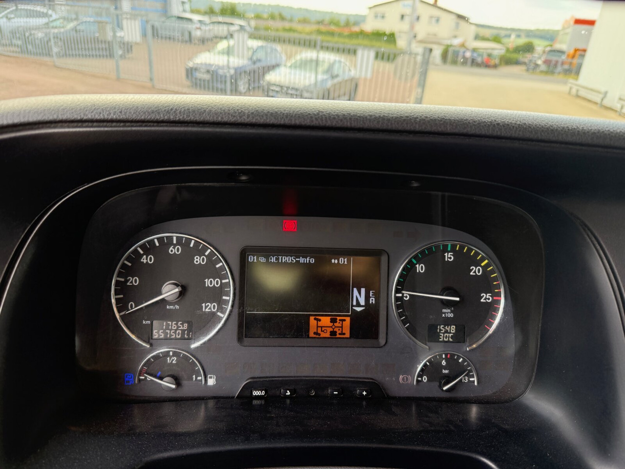 Mercedes-Benz Actros 2532 L 6x2 Actros 2532 L 6x2, Liftachse, Kran Hiab 244EP-5 HiDuo, Funk - شاحنة كرين, شاحنات مسطحة: صور 4 Mercedes-Benz Actros 2532 L 6x2 Actros 2532 L 6x2, Liftachse, Kran Hiab 244EP-5 HiDuo, Funk - شاحنة كرين, شاحنات مسطحة: صور 4