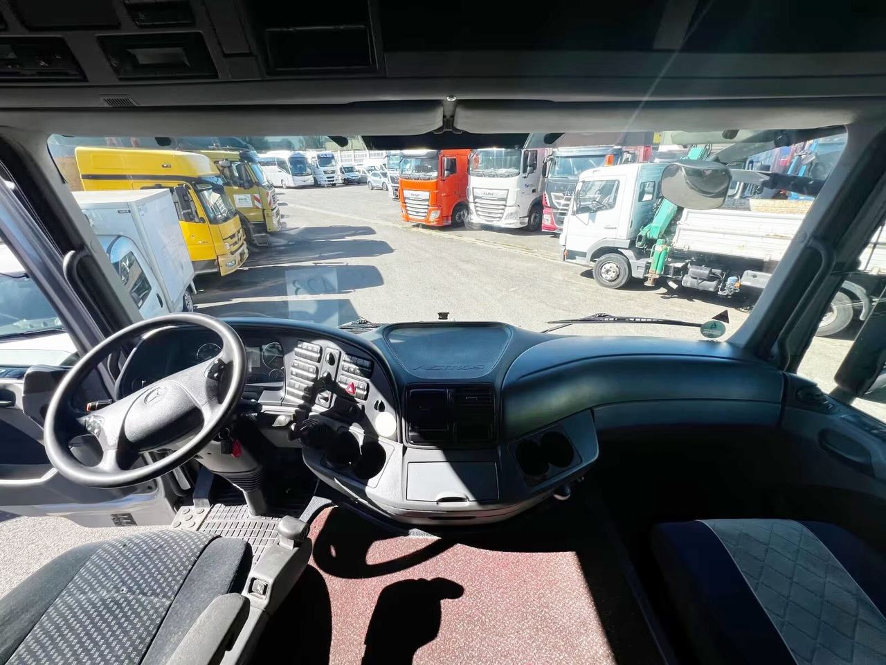 Mercedes-Benz Actros 2544 L 6x2 Actros 2544 L 6x2, Lenkachse, Kran MKG HLK531HP-a5, Funk - شاحنات مسطحة, شاحنة كرين: صور 2 Mercedes-Benz Actros 2544 L 6x2 Actros 2544 L 6x2, Lenkachse, Kran MKG HLK531HP-a5, Funk - شاحنات مسطحة, شاحنة كرين: صور 2