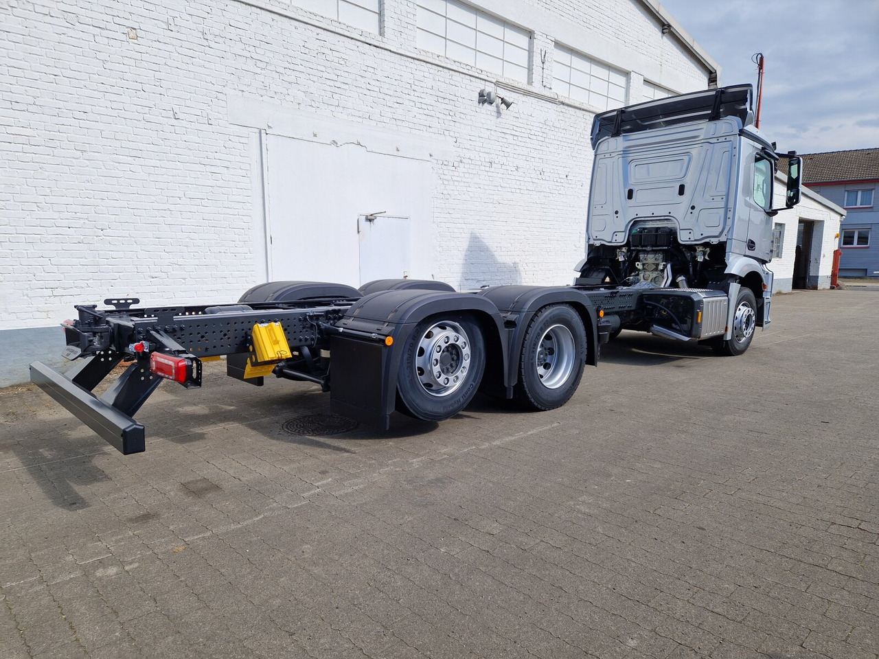 الشاسيه شاحنة جديد Mercedes-Benz Actros 2553 LL 6x2 Actros 2553 LL 6x2, Retarder, Liftachse, MultimediaCockpit, LED, Navi: صور 7 الشاسيه شاحنة جديد Mercedes-Benz Actros 2553 LL 6x2 Actros 2553 LL 6x2, Retarder, Liftachse, MultimediaCockpit, LED, Navi: صور 7