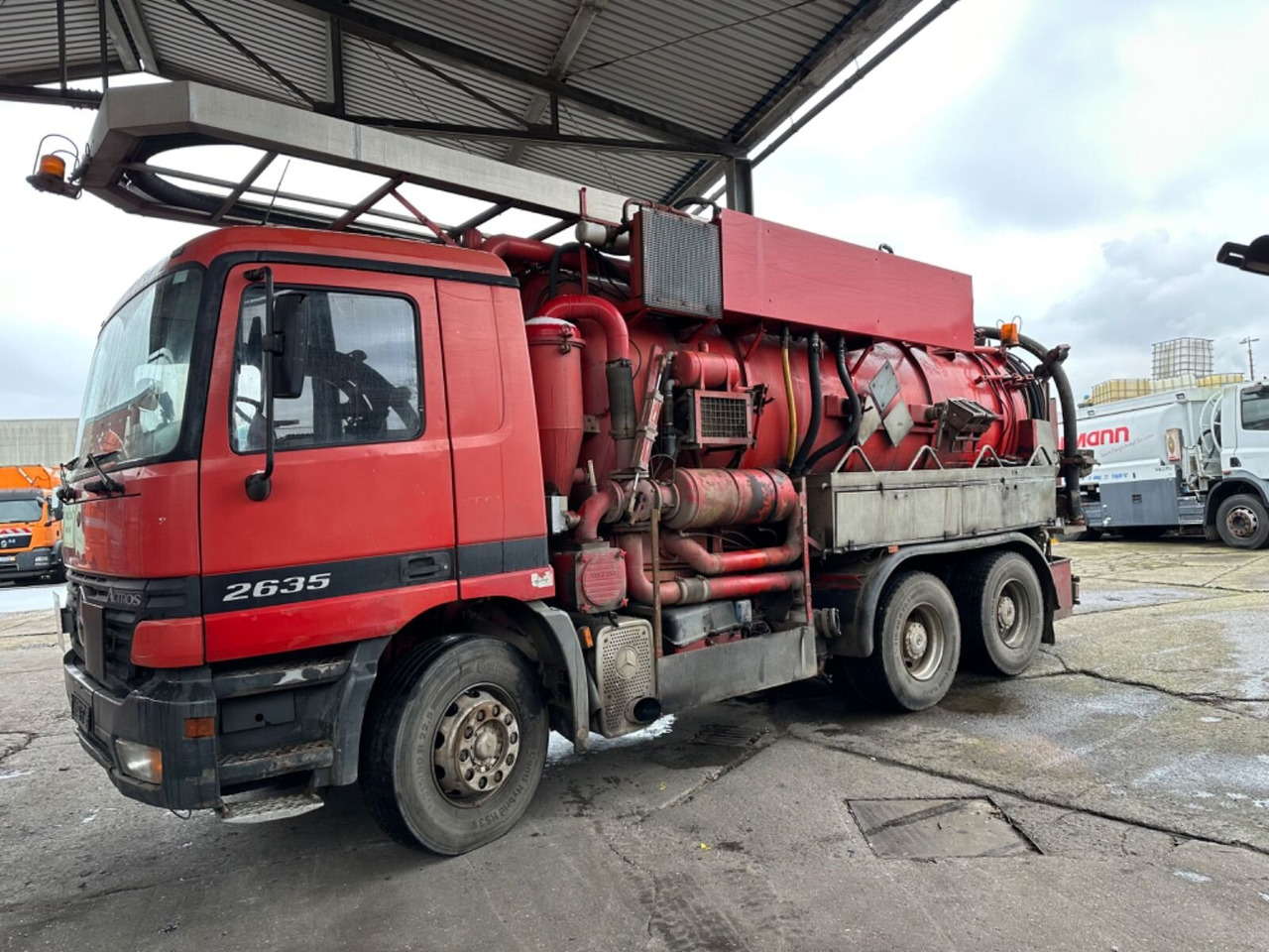 Mercedes-Benz Actros 2635 6x4 Actros 2635 6x4, Kutschke Saug- und Spülwagen ca. 13,5m³ - شاحنة: صور 1 Mercedes-Benz Actros 2635 6x4 Actros 2635 6x4, Kutschke Saug- und Spülwagen ca. 13,5m³ - شاحنة: صور 1