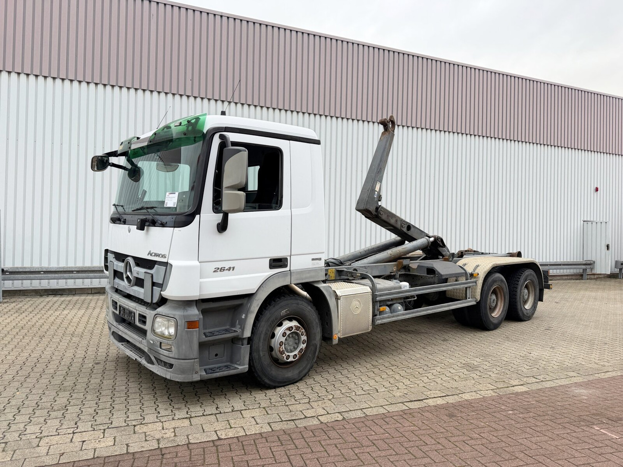 Mercedes-Benz Actros 2641 6x4 Actros 2641 6x4 - شاحنة ذات الخطاف: صور 1 Mercedes-Benz Actros 2641 6x4 Actros 2641 6x4 - شاحنة ذات الخطاف: صور 1