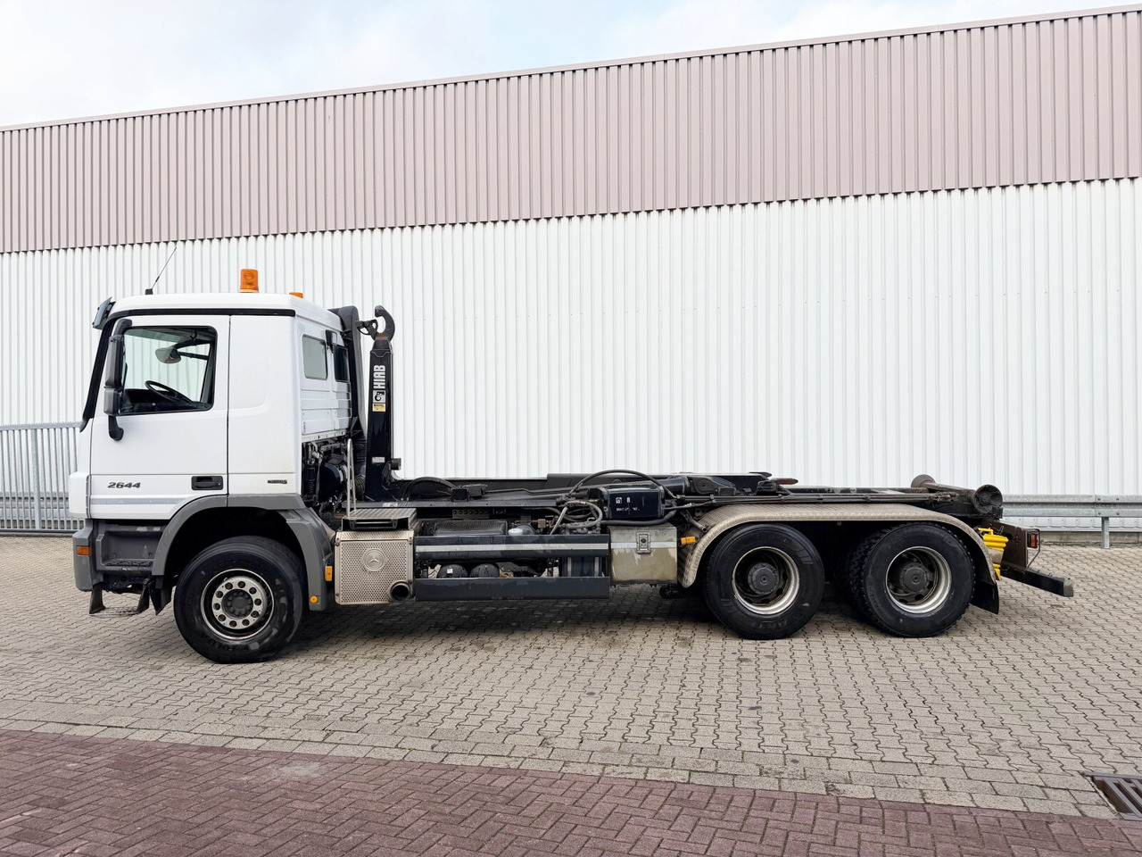 Mercedes-Benz Actros 2644 L 6x4 Actros 2644 L 6x4 - شاحنة ذات الخطاف: صور 1 Mercedes-Benz Actros 2644 L 6x4 Actros 2644 L 6x4 - شاحنة ذات الخطاف: صور 1