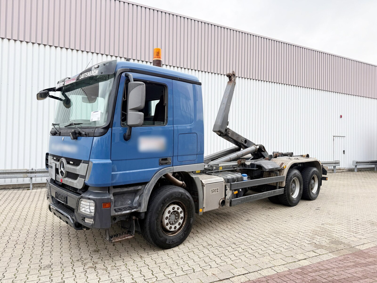 Mercedes-Benz Actros 3346 6x4 Actros 3346 6x4, Retarder - شاحنة ذات الخطاف: صور 1 Mercedes-Benz Actros 3346 6x4 Actros 3346 6x4, Retarder - شاحنة ذات الخطاف: صور 1