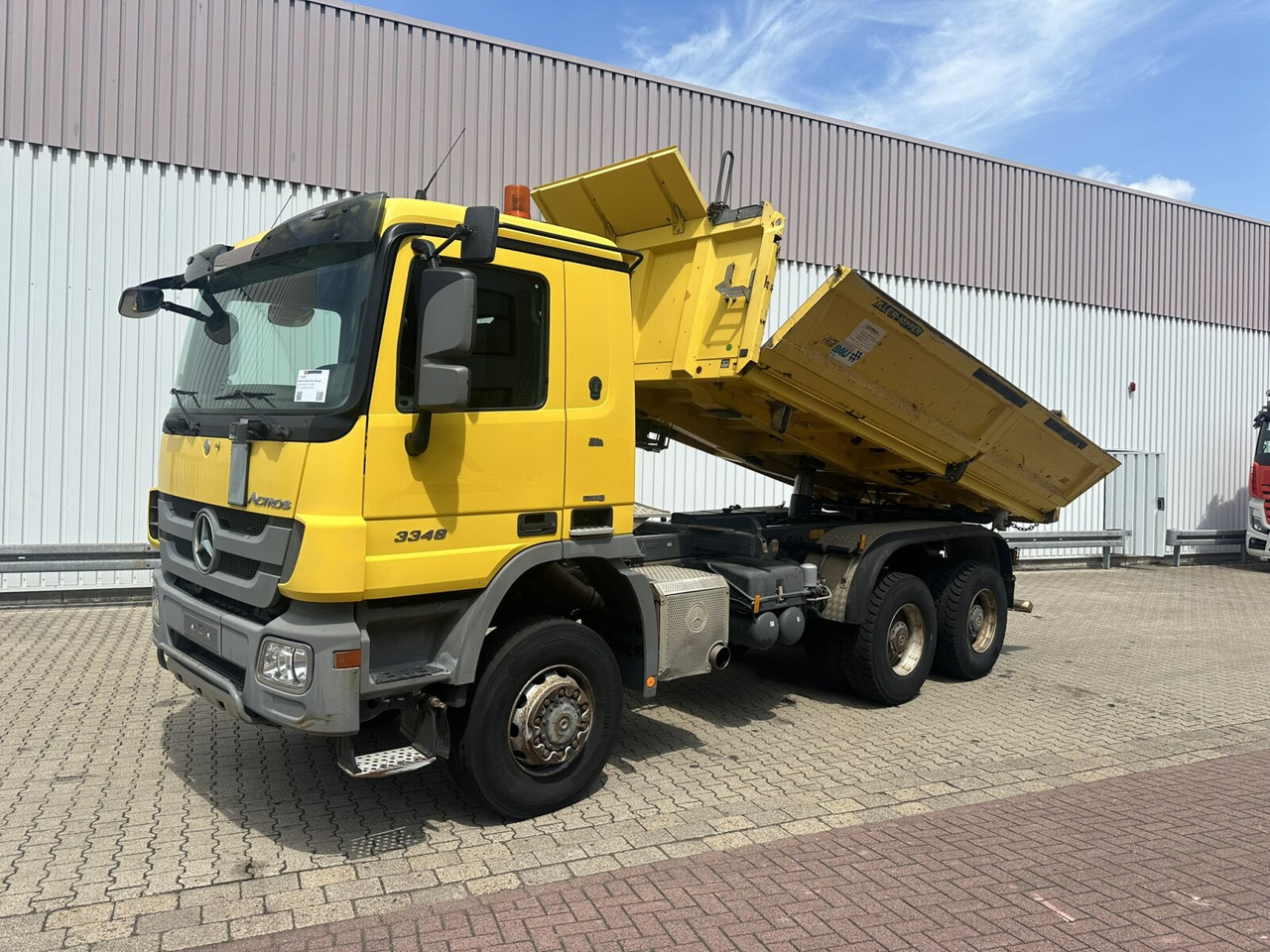 Mercedes-Benz Actros 3348 AK 6x6 Actros 3348 AK 6x6, Bordmatik links - قلابات: صور 1 Mercedes-Benz Actros 3348 AK 6x6 Actros 3348 AK 6x6, Bordmatik links - قلابات: صور 1