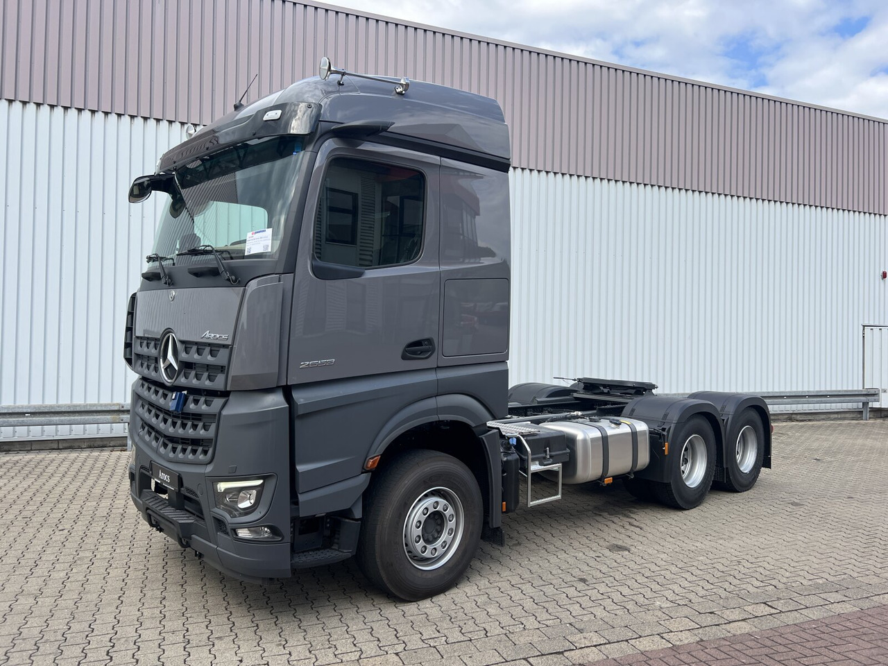 Mercedes-Benz Actros 3363 LS 6x4 Actros 3363 LS 6x4, Retarder, SoloStar, MultimediaCockpit, Navi, LED - شاحنة جرار: صور 1 Mercedes-Benz Actros 3363 LS 6x4 Actros 3363 LS 6x4, Retarder, SoloStar, MultimediaCockpit, Navi, LED - شاحنة جرار: صور 1