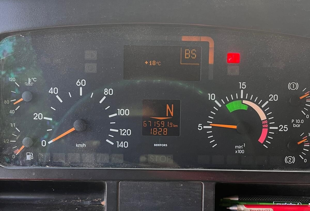 Mercedes-Benz Actros 4140 8x4/4 Actros 4140 8x4/4, Alu-Bordwände - قلابات: صور 5 Mercedes-Benz Actros 4140 8x4/4 Actros 4140 8x4/4, Alu-Bordwände - قلابات: صور 5