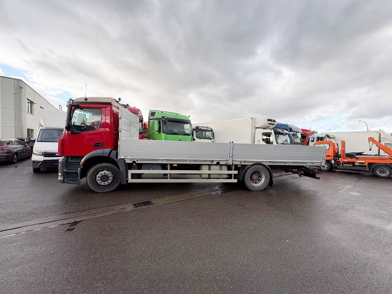 Mercedes-Benz Antos 1824 L 4x2 Antos 1824 L 4x2, 2xAHK - شاحنات مسطحة: صور 2 Mercedes-Benz Antos 1824 L 4x2 Antos 1824 L 4x2, 2xAHK - شاحنات مسطحة: صور 2