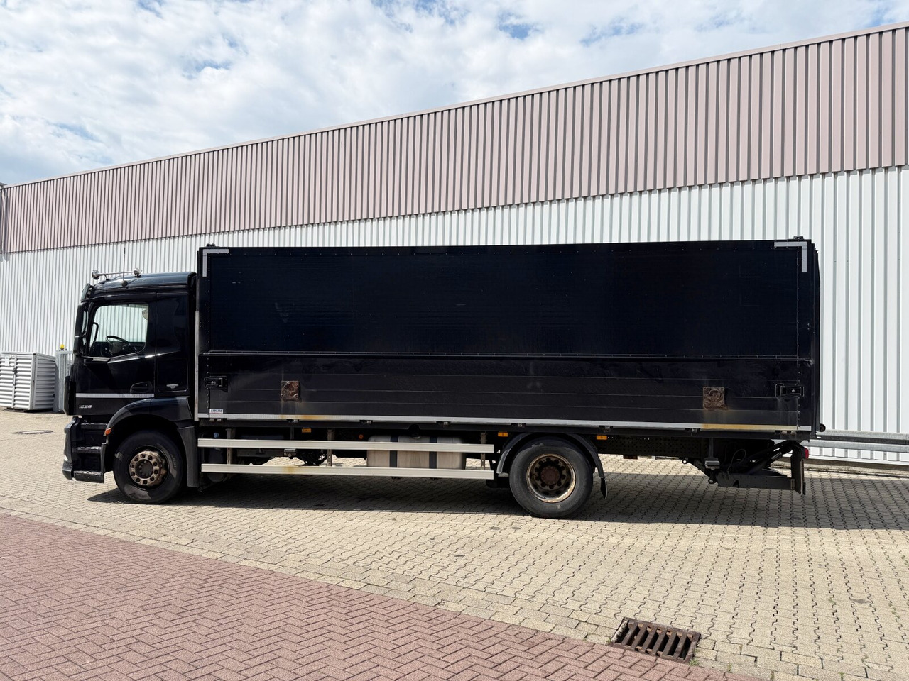 Mercedes-Benz Antos 1836 L 4x2 Antos 1836 L 4x2, Getränkekoffer, LBW Dautel - بصندوق مغلق شاحنة: صور 2 Mercedes-Benz Antos 1836 L 4x2 Antos 1836 L 4x2, Getränkekoffer, LBW Dautel - بصندوق مغلق شاحنة: صور 2