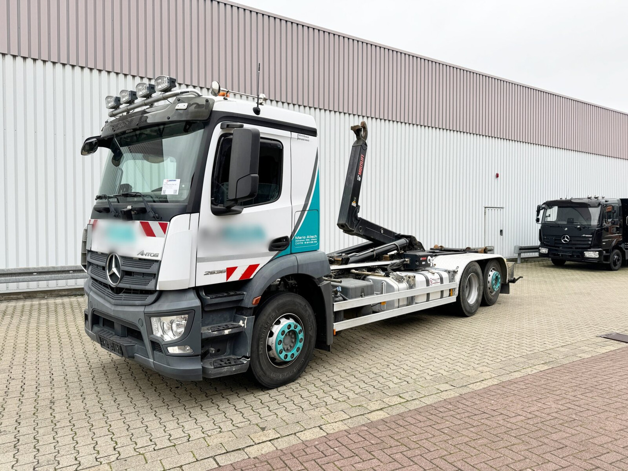 Mercedes-Benz Antos 2536/43 L 6x2 Antos 2536/43 L 6x2, Liftachse, Hiab XR 21S61 bis 7 m Container - شاحنة ذات الخطاف: صور 1 Mercedes-Benz Antos 2536/43 L 6x2 Antos 2536/43 L 6x2, Liftachse, Hiab XR 21S61 bis 7 m Container - شاحنة ذات الخطاف: صور 1