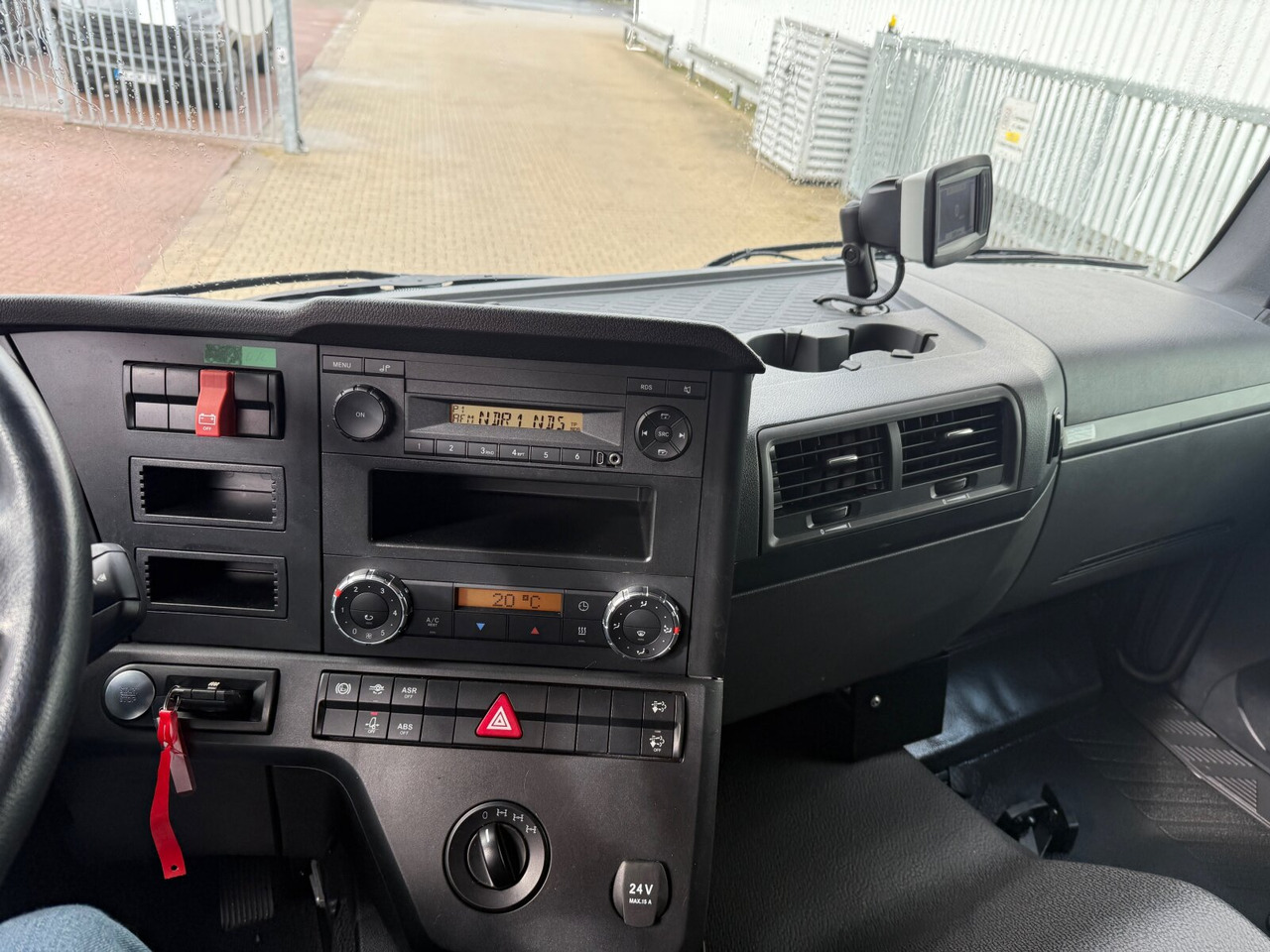 Mercedes-Benz Arocs 1827 A 4x4 Arocs 1827 A 4x4, Ex-! - شاحنات مسطحة: صور 3 Mercedes-Benz Arocs 1827 A 4x4 Arocs 1827 A 4x4, Ex-! - شاحنات مسطحة: صور 3