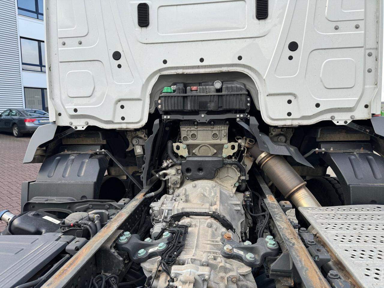 تأجير Mercedes-Benz Arocs 1840 L 4x2 Arocs 1840 L 4x2, Kran Palfinger PK12001L, Hochstand Mercedes-Benz Arocs 1840 L 4x2 Arocs 1840 L 4x2, Kran Palfinger PK12001L, Hochstand: صور 15