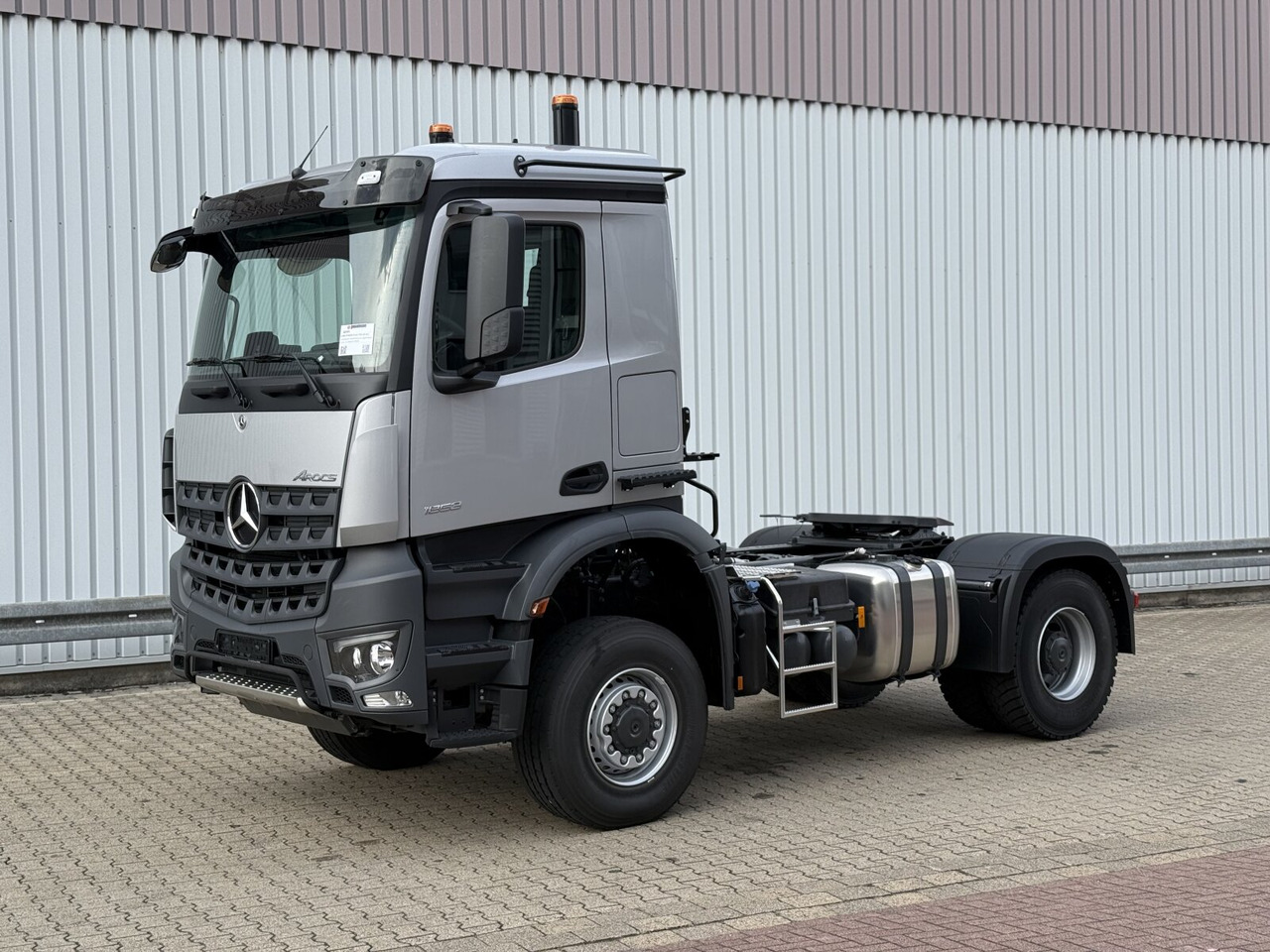 Mercedes-Benz Arocs 1853 AS 4x4 Arocs 1853 AS 4x4, Retarder, MultimediaCockpit, Navi - شاحنة جرار: صور 1 Mercedes-Benz Arocs 1853 AS 4x4 Arocs 1853 AS 4x4, Retarder, MultimediaCockpit, Navi - شاحنة جرار: صور 1