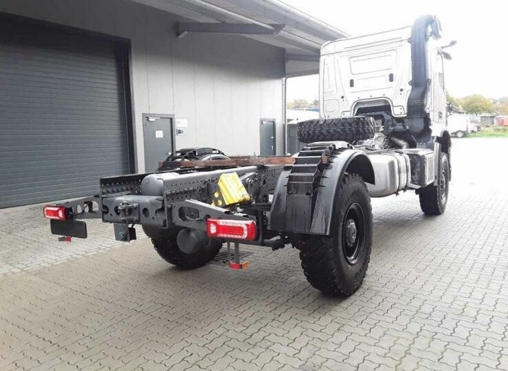 Mercedes-Benz Arocs 2053 A 4x4 Arocs 2053 A 4x4, Grounder, MirrorCam, Multimedia Cockpit, Navi - الشاسيه شاحنة: صور 5 Mercedes-Benz Arocs 2053 A 4x4 Arocs 2053 A 4x4, Grounder, MirrorCam, Multimedia Cockpit, Navi - الشاسيه شاحنة: صور 5