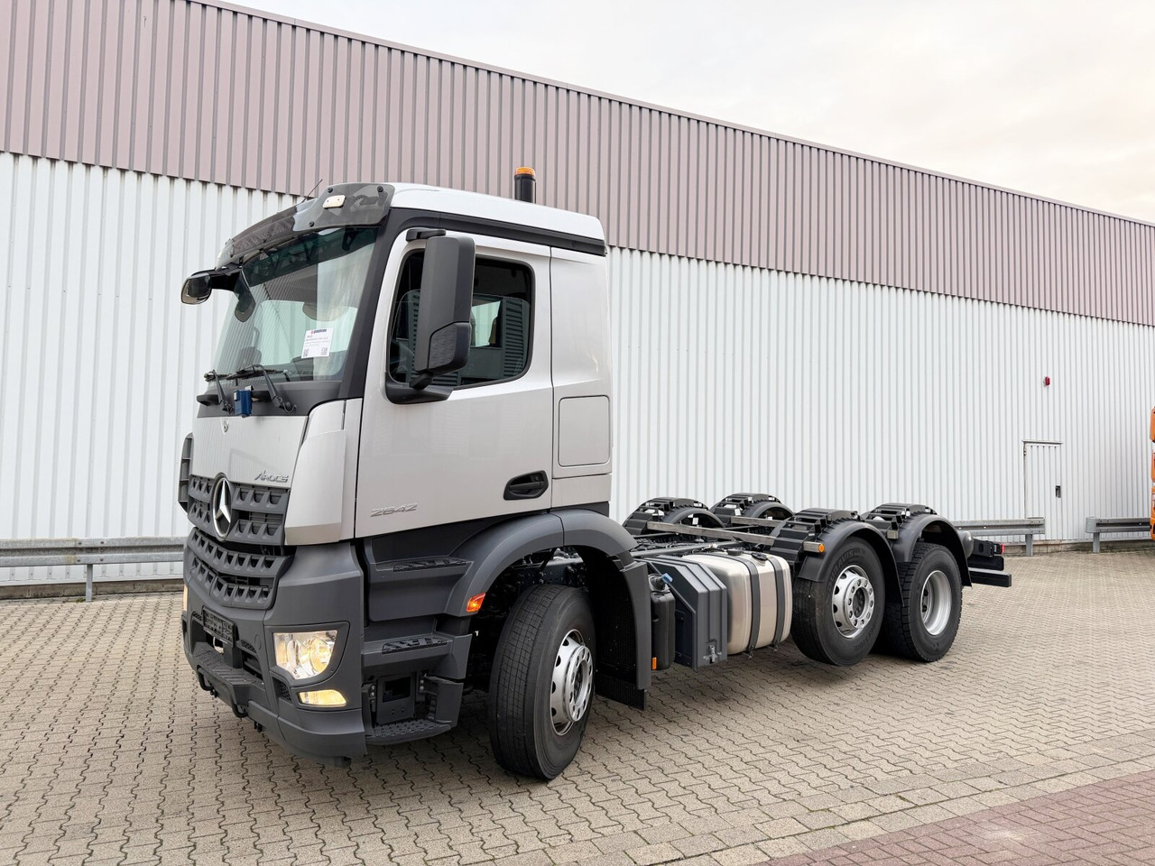 Mercedes-Benz Arocs 2542 L 6x2/4 Arocs 2542 L 6x2/4, Vorlauflenk-/liftachse, Navi, MultimediaCockpit - الشاسيه شاحنة: صور 1 Mercedes-Benz Arocs 2542 L 6x2/4 Arocs 2542 L 6x2/4, Vorlauflenk-/liftachse, Navi, MultimediaCockpit - الشاسيه شاحنة: صور 1