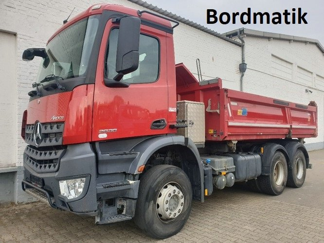 Mercedes-Benz Arocs 2635/40 K 6x4 Arocs 2635/40 K 6x4, Bordmatik links - قلابات: صور 1 Mercedes-Benz Arocs 2635/40 K 6x4 Arocs 2635/40 K 6x4, Bordmatik links - قلابات: صور 1