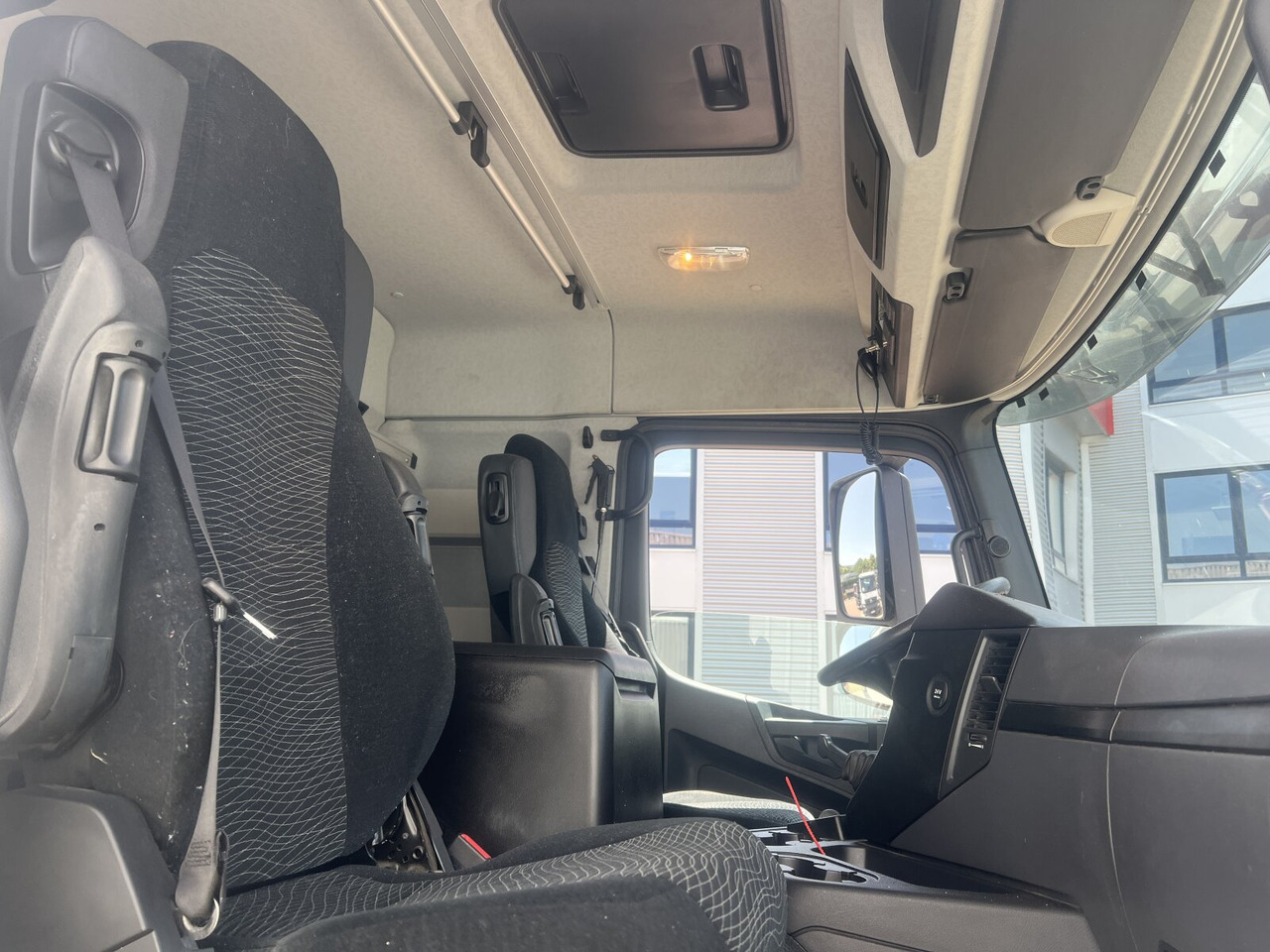 Mercedes-Benz Arocs 2643 K 6x4 Arocs 2643 K 6x4, Meiller Kipper - قلابات: صور 4 Mercedes-Benz Arocs 2643 K 6x4 Arocs 2643 K 6x4, Meiller Kipper - قلابات: صور 4
