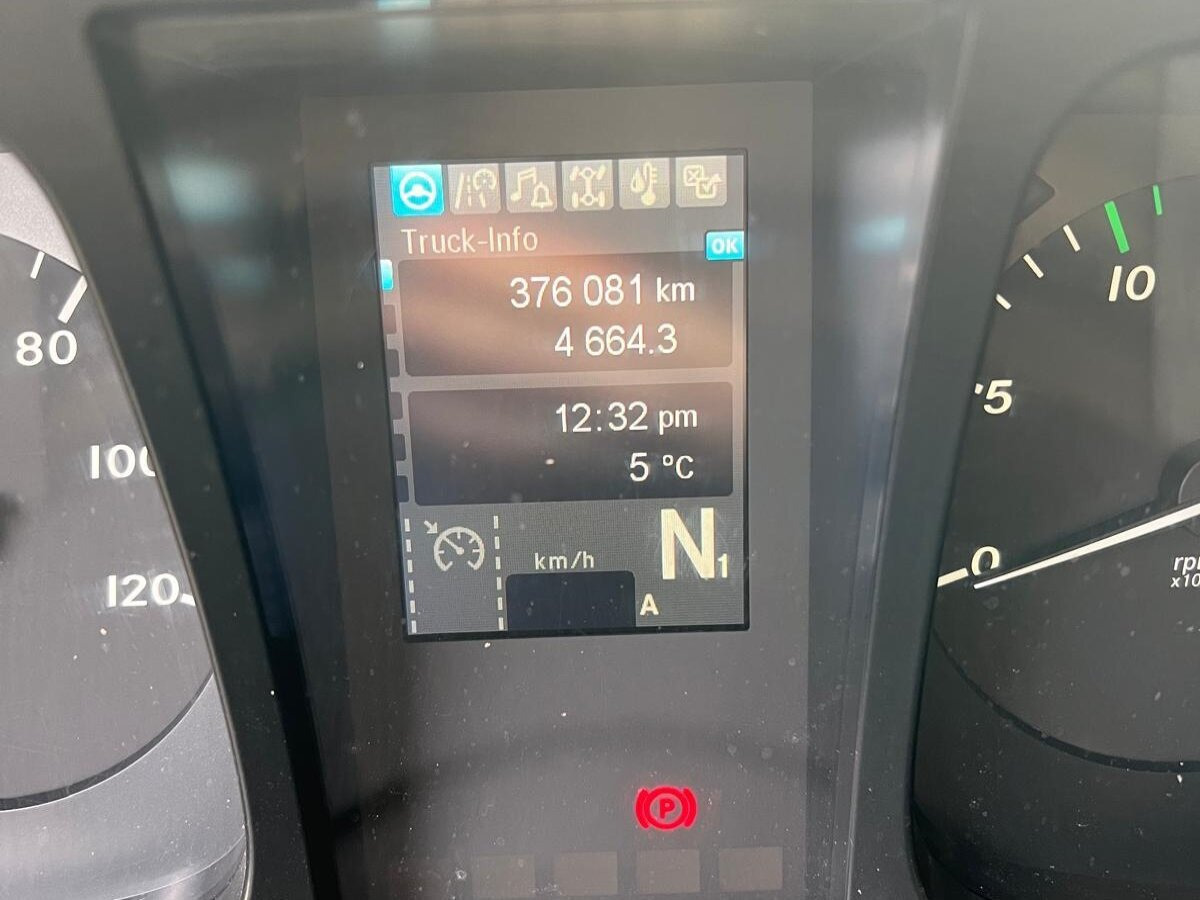 Mercedes-Benz Arocs 2651 L 6x4 Arocs 2651 L 6x4, Retarder, StreamSpace, Heckkran Epsilon M120L - شاحنة قطع الأشجار, شاحنة كرين: صور 4 Mercedes-Benz Arocs 2651 L 6x4 Arocs 2651 L 6x4, Retarder, StreamSpace, Heckkran Epsilon M120L - شاحنة قطع الأشجار, شاحنة كرين: صور 4