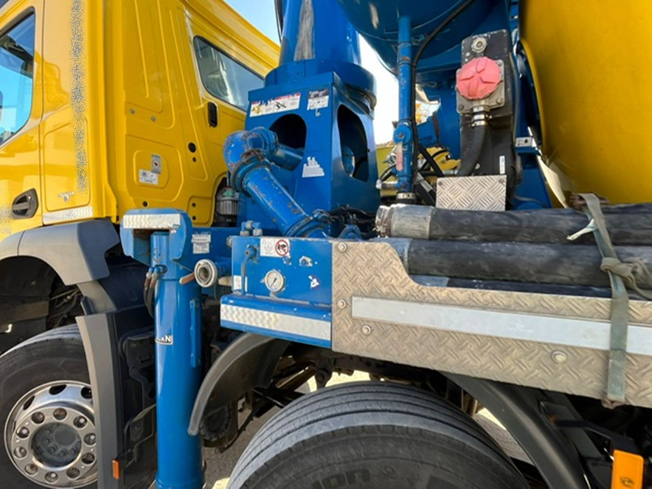 Mercedes-Benz Arocs 3246 B 8x4 Stetter Mischer 7m³, Pumpe 25m Arocs 3246 B 8x4 Stetter Mischer 7m³, Pumpe 25m - شاحنة خلاطة خرسانة: صور 4 Mercedes-Benz Arocs 3246 B 8x4 Stetter Mischer 7m³, Pumpe 25m Arocs 3246 B 8x4 Stetter Mischer 7m³, Pumpe 25m - شاحنة خلاطة خرسانة: صور 4