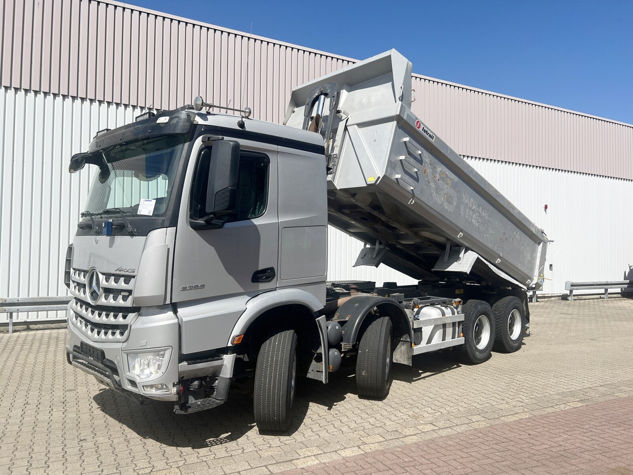 Mercedes-Benz Arocs 3251 LK 8x4/4 Arocs 3251 LK 8x4/4, Retarder, Stahlmulde ca. 15m³, hydr. Heckklappe - قلابة شاحنة: صور 1 Mercedes-Benz Arocs 3251 LK 8x4/4 Arocs 3251 LK 8x4/4, Retarder, Stahlmulde ca. 15m³, hydr. Heckklappe - قلابة شاحنة: صور 1