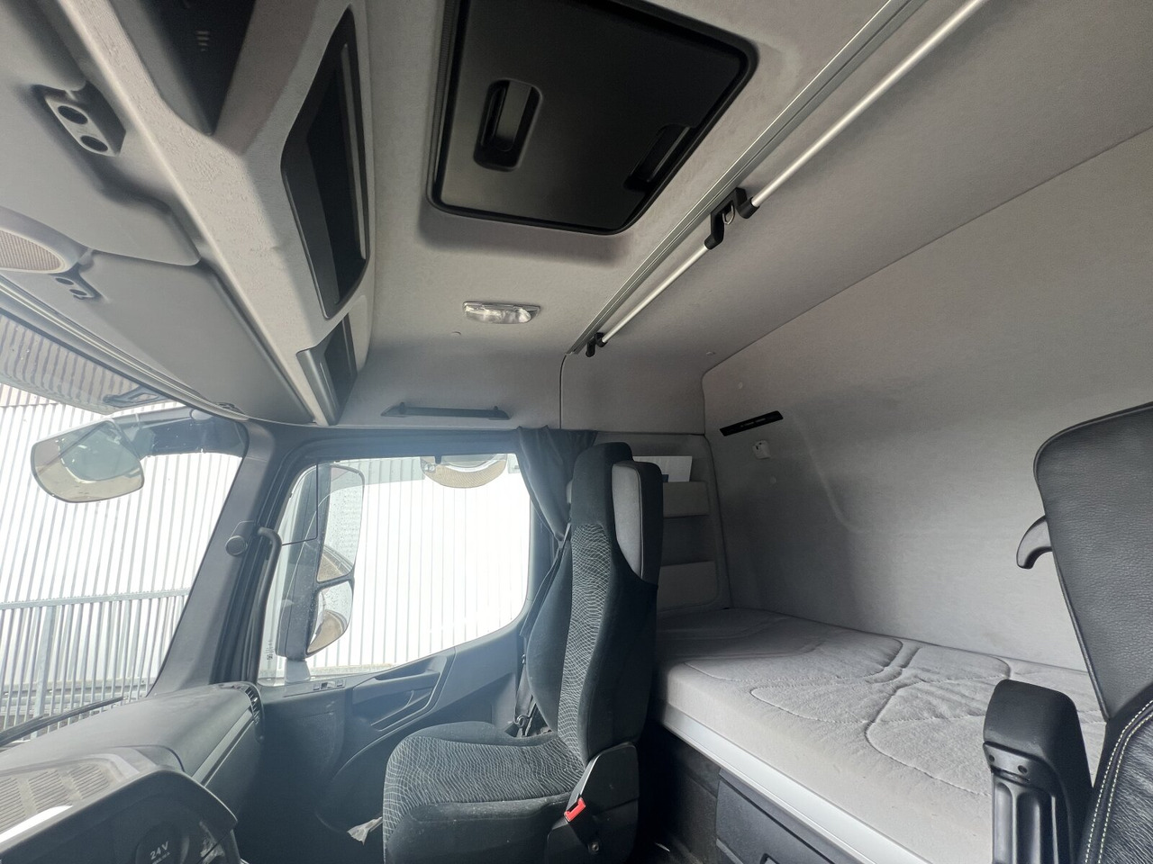 Mercedes-Benz Arocs 3253 K 8x4/4 Arocs 3253 K 8x4/4, Retarder, Motorabtrieb - شاحنة ذات الخطاف: صور 5 Mercedes-Benz Arocs 3253 K 8x4/4 Arocs 3253 K 8x4/4, Retarder, Motorabtrieb - شاحنة ذات الخطاف: صور 5