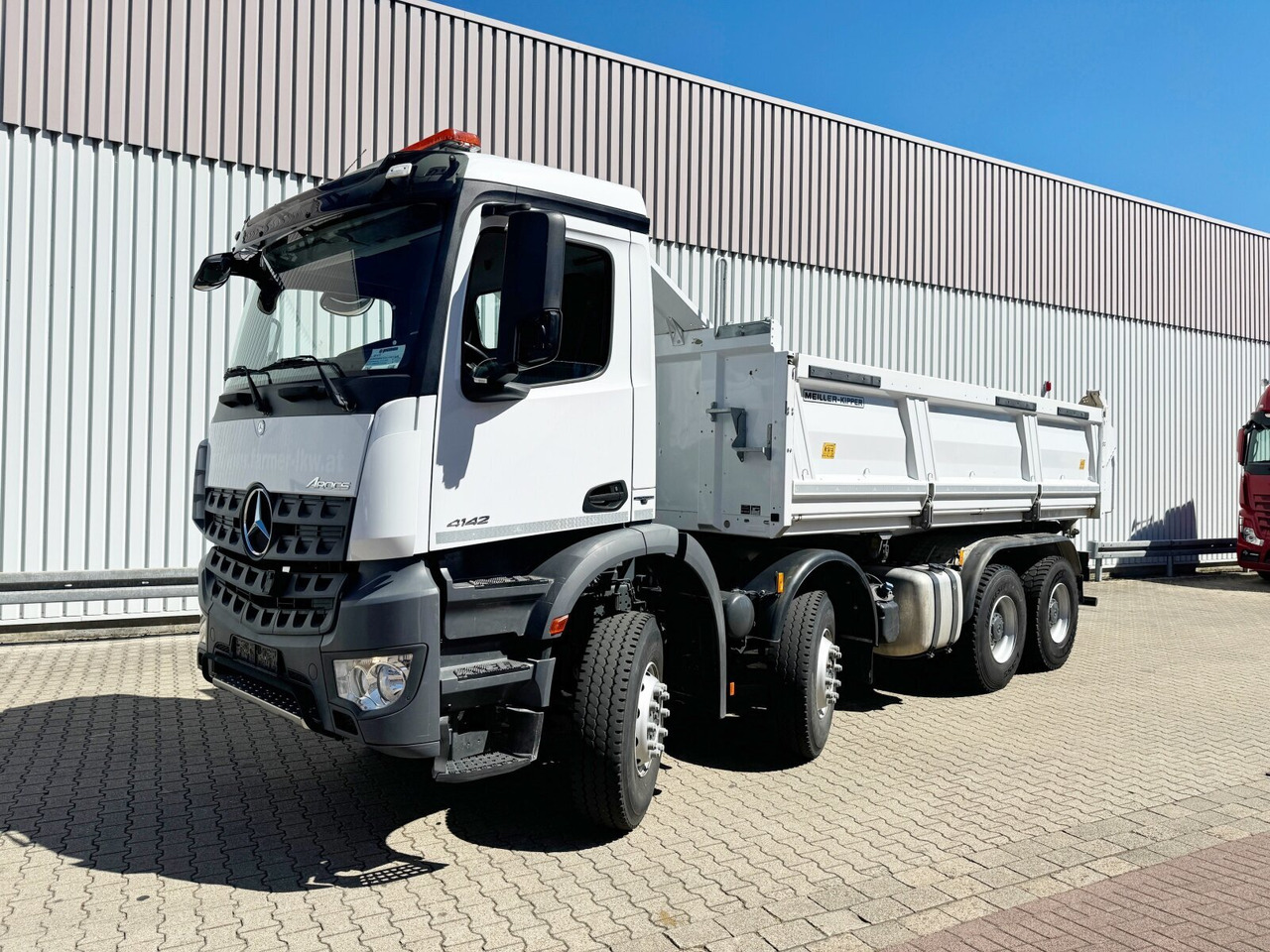 Mercedes-Benz Arocs 4142 K 8x4/4 Arocs 4142 K 8x4/4, Meiller Bordmatik links - قلابات: صور 2 Mercedes-Benz Arocs 4142 K 8x4/4 Arocs 4142 K 8x4/4, Meiller Bordmatik links - قلابات: صور 2