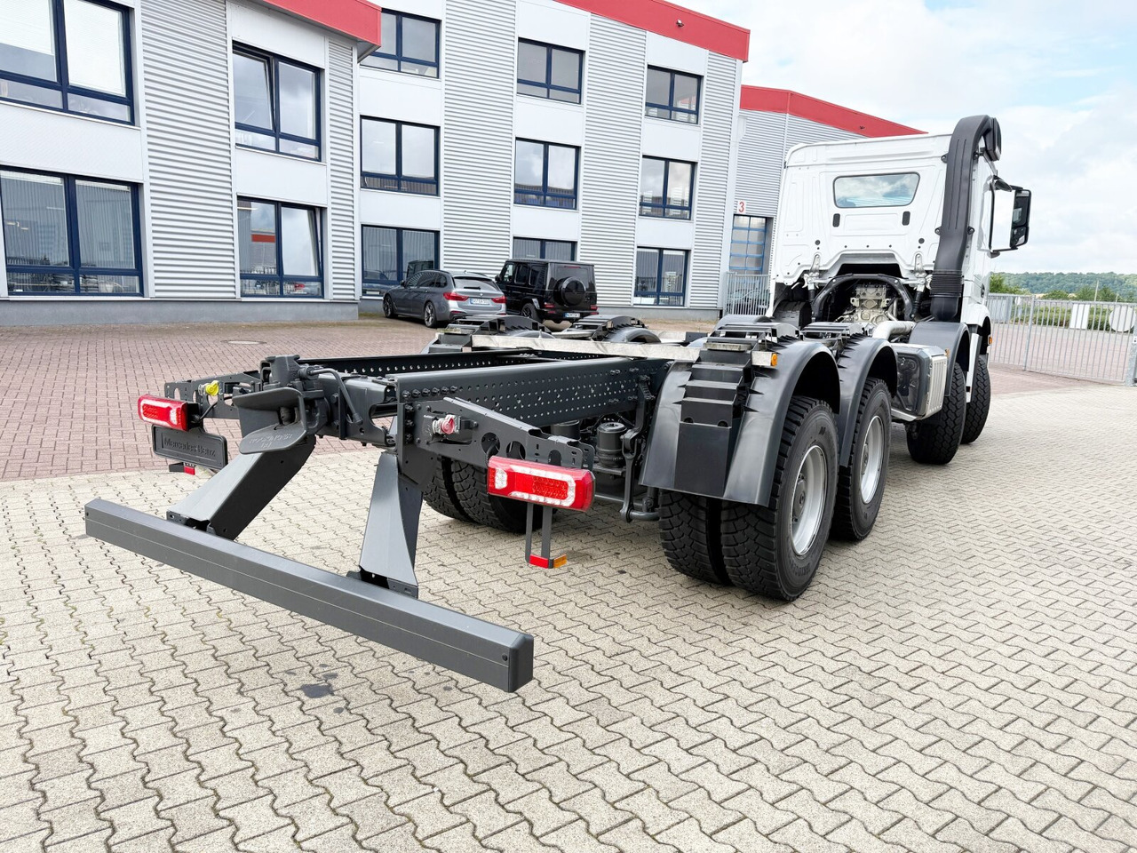 شاحنة ذات الخطاف جديد Mercedes-Benz Arocs 4151 AK 8x8/4 Arocs 4151 AK 8x8/4, Hiab Abrollanlage Ultima 26S59, Retarder, Navi, MultimediaCockpit,: صور 10