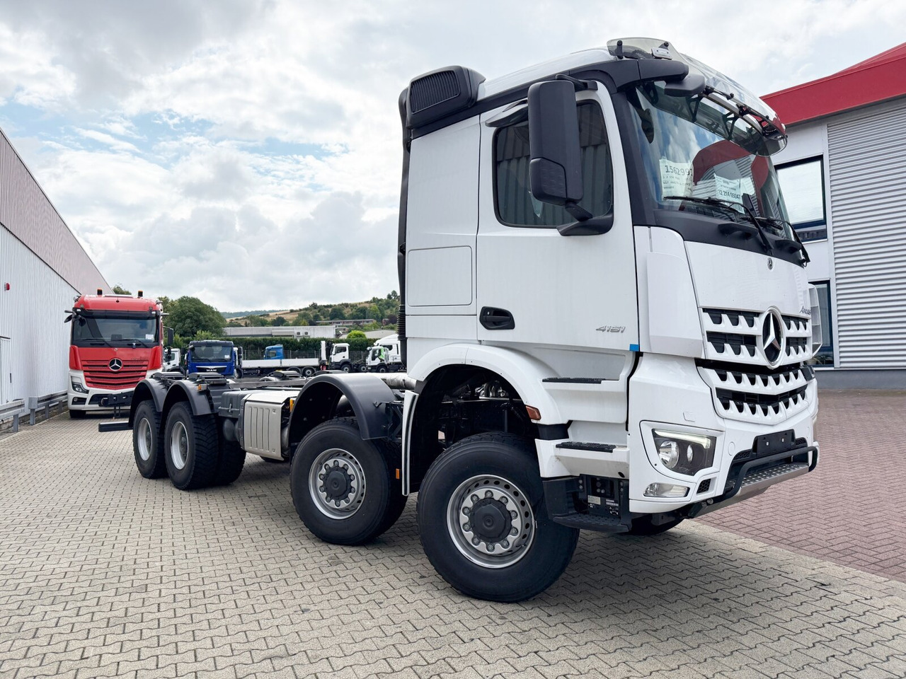 شاحنة ذات الخطاف جديد Mercedes-Benz Arocs 4151 AK 8x8/4 Arocs 4151 AK 8x8/4, Hiab Abrollanlage Ultima 26S59, Retarder, Navi, MultimediaCockpit,: صور 9