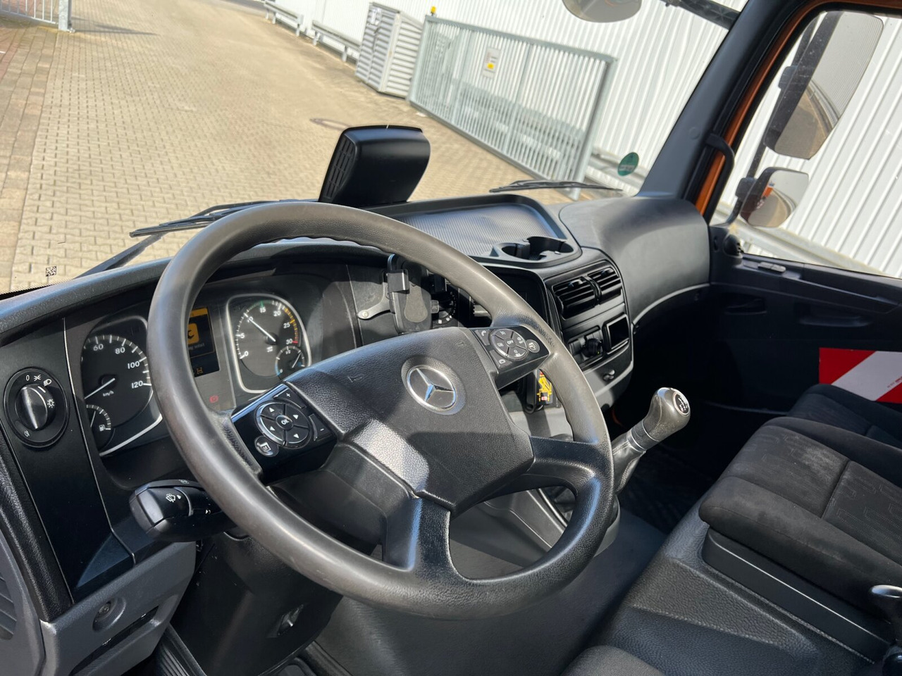 Mercedes-Benz Atego 1023 L 4x2 Atego 1023 L 4x2 mit Kran Fassi F85B.0.21 - شاحنة كرين, شاحنات مسطحة: صور 5 Mercedes-Benz Atego 1023 L 4x2 Atego 1023 L 4x2 mit Kran Fassi F85B.0.21 - شاحنة كرين, شاحنات مسطحة: صور 5